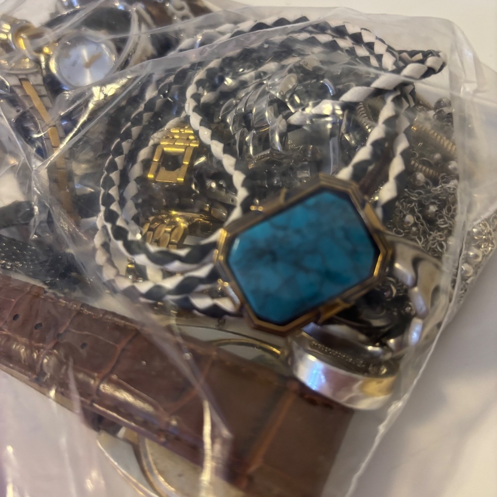 Lot Bundle Bag of Mystery Jewelry 2 Pounds Vintage Designer Assorted Quality - Picture 6 of 9